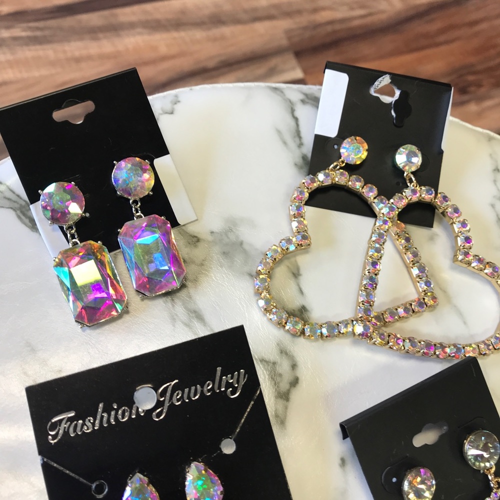 ‼️ Iridescent Rhinestone Heart Hoop Earring - Picture 7 of 7